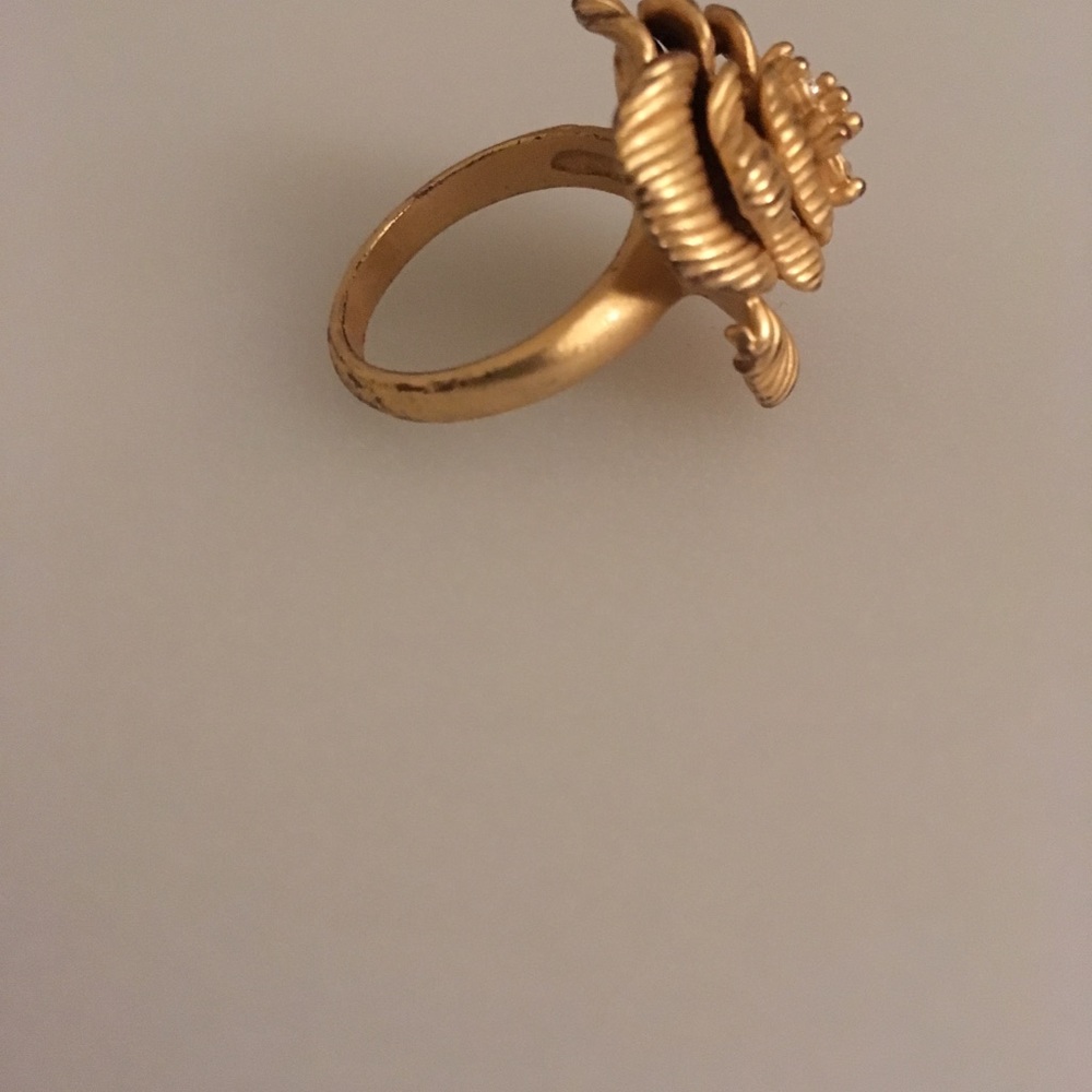 Golden ring - Picture 3 of 3